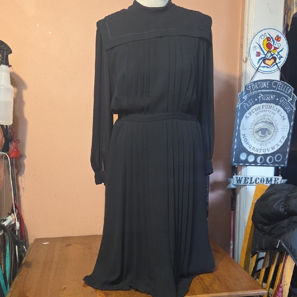 Pierre Cardin Dresses & Skirts - Vintage Pierre Cardin Black Long Sleeve Dress Womens Size 8